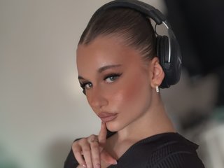 צ'אט וידאו ארוטי BettyGrey