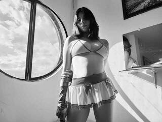 צ'אט וידאו ארוטי bigboobsemily