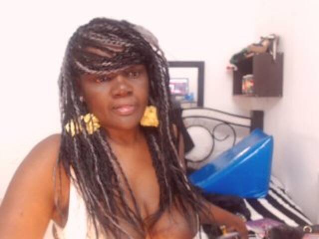 צילומי מסך משודרים BigBustyBlack