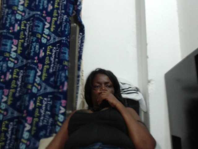 צילומי מסך משודרים BigBustyBlack