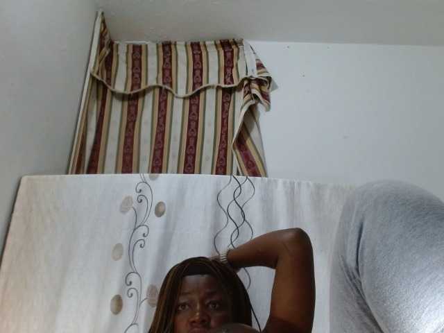 צילומי מסך משודרים BigBustyBlack