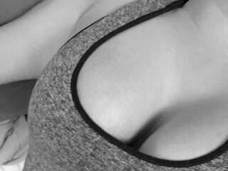 צ'אט וידאו ארוטי Billie24