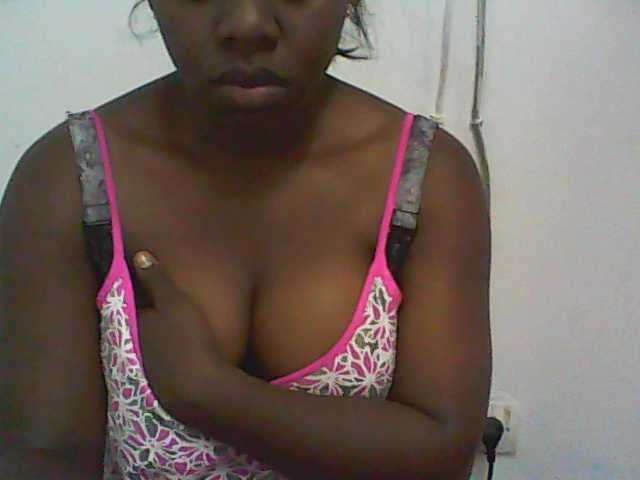 תמונות black-boobs69 hello guys!! flash 20 tkn,naked 70tkn,Take me to Private Chat and I’m all yours