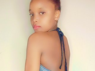 צ'אט וידאו ארוטי BlackDollita