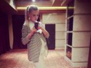 צ'אט וידאו ארוטי blondaaas