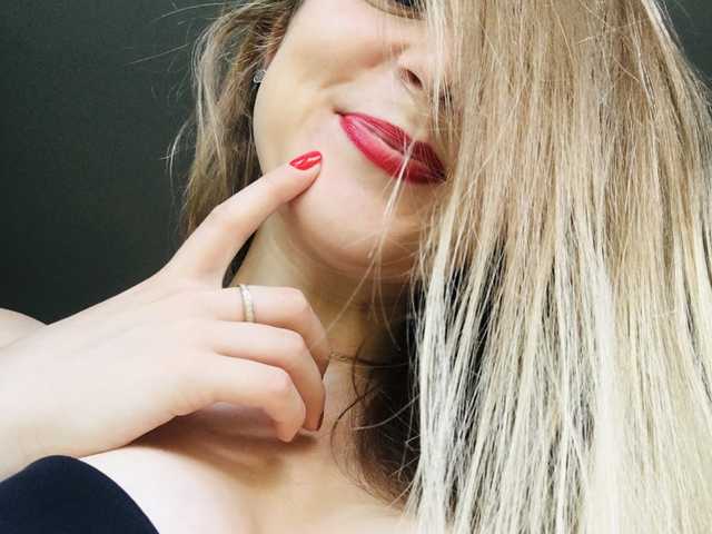 תמונה של הפרופיל blonde-kisses