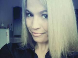 צ'אט וידאו ארוטי blondestar