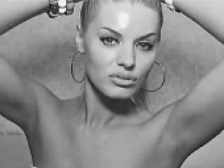צ'אט וידאו ארוטי blondiestar