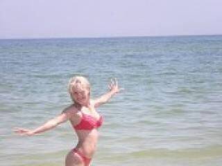 צ'אט וידאו ארוטי blondinka96