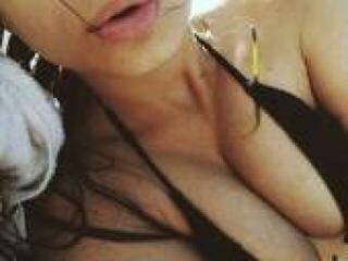 צ'אט וידאו ארוטי bloodliza