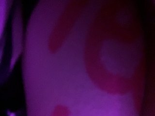 צ'אט וידאו ארוטי LittleToxic