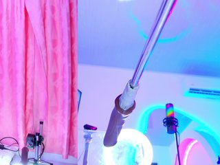 צ'אט וידאו ארוטי NathaxaLeans