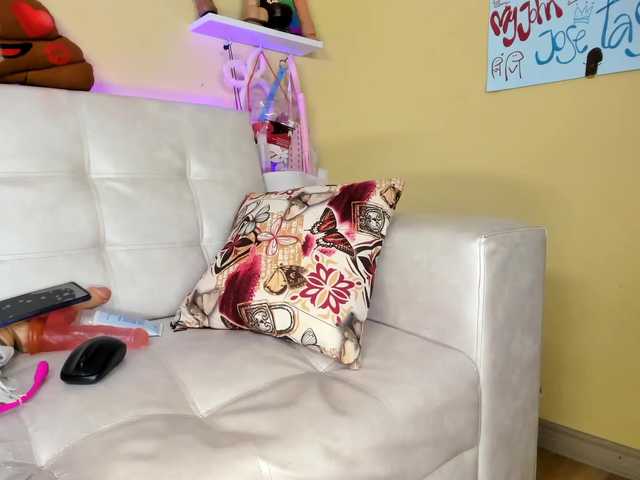 צילומי מסך משודרים tiny-cora