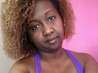 צ'אט וידאו ארוטי Bonivianah