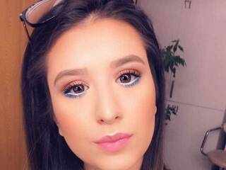 צ'אט וידאו ארוטי brianakiss