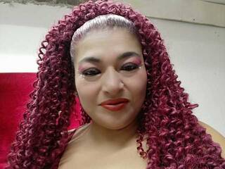 צ'אט וידאו ארוטי BrianaSquirt