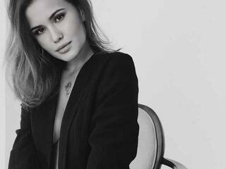 צ'אט וידאו ארוטי BrilliantKimmy