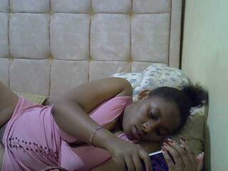 צ'אט וידאו ארוטי brownebony-