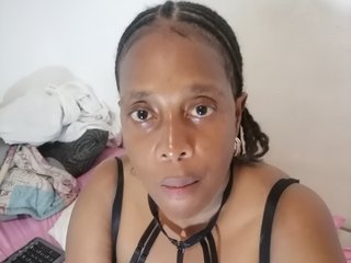 צ'אט וידאו ארוטי Bustylove27
