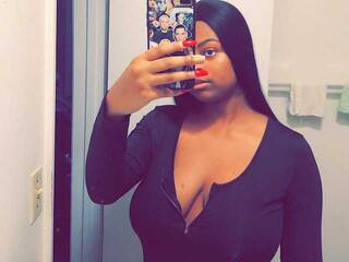 צ'אט וידאו ארוטי bustyqueend