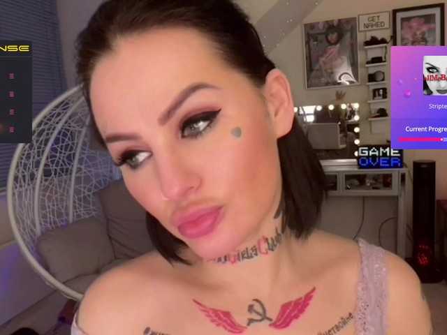 צילומי מסך משודרים CallMeBadGirl