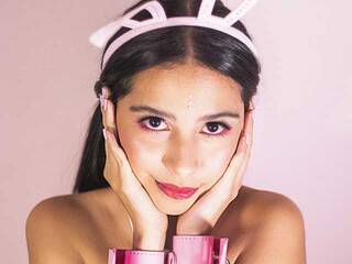 צ'אט וידאו ארוטי CamiiSummer