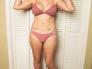 צ'אט וידאו ארוטי CamilaColin