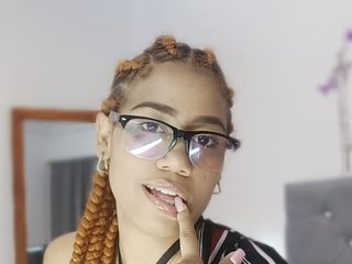 צ'אט וידאו ארוטי CamilaLee