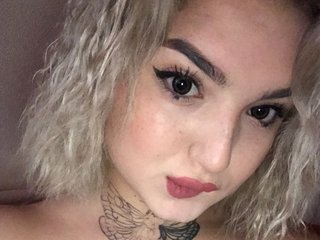צ'אט וידאו ארוטי CamillaCherry03