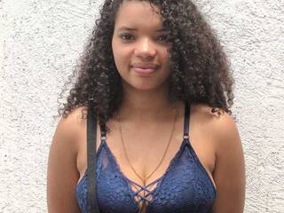 צ'אט וידאו ארוטי CamillWilliam