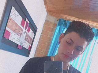 צ'אט וידאו ארוטי camilotomboy18