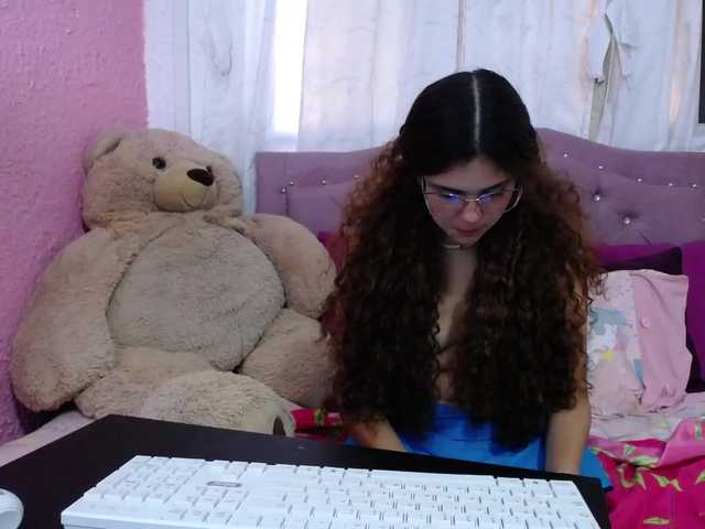 תמונות candy-lolly- Pervy daddys girl looking lovce and hard sex♥♥c2c open cam and wacth u 25tks♥