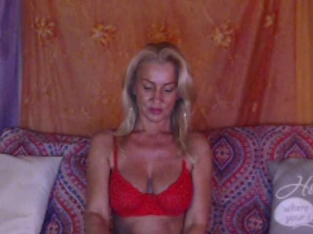 תמונות candy12cane Strip Show in PVT! blonde #classy #sensual #show #private #oil #naked #bigboobs #c2c #talkative #tan