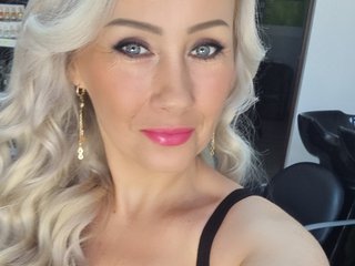 צ'אט וידאו ארוטי CandyHellenx