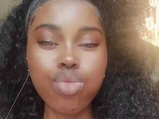 צ'אט וידאו ארוטי CaramelCandy