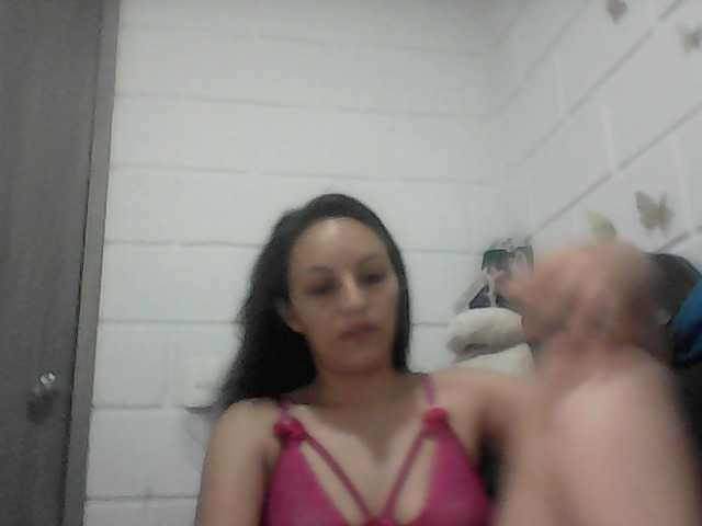 תמונות carito11 Hi there . I will undress and make squirt in public, my sister and her husband sleep 1000 tokens