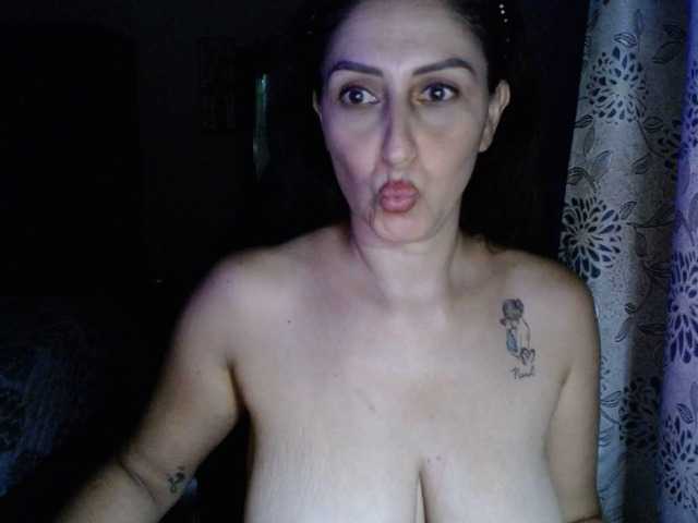 תמונות caro-mature new#mature#cum#squirt#latina#anal#pussy#bigtits#dirty#mommy#cute#feet#pvt#