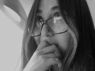 צ'אט וידאו ארוטי Caroline12