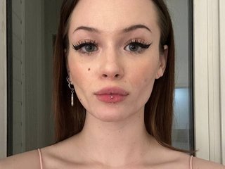 צ'אט וידאו ארוטי CarolynLindsey