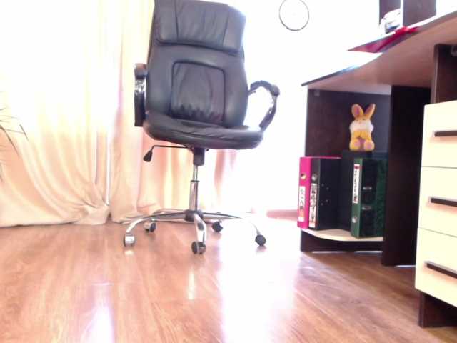 תמונות Carrie1337 ⭐Shh...#office, hidden cam! ⭐Hi THERE!⭐ #lovense #feet #redhead #anal
