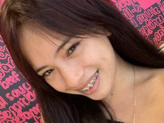 צ'אט וידאו ארוטי cassandra1x