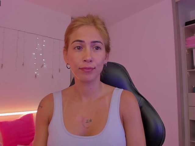 צילומי מסך משודרים CassieKleinX