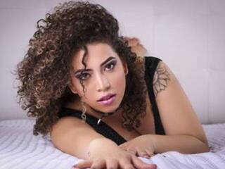 צ'אט וידאו ארוטי CatalinaBenne