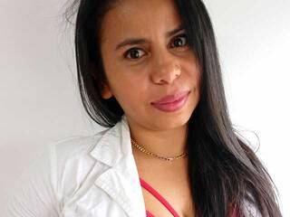 צ'אט וידאו ארוטי Celenecherry