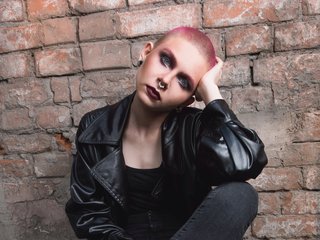 צ'אט וידאו ארוטי chainmailgirl