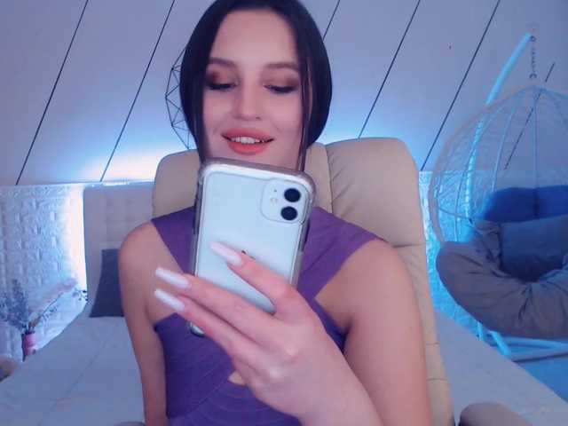 צילומי מסך משודרים ChanelCollins