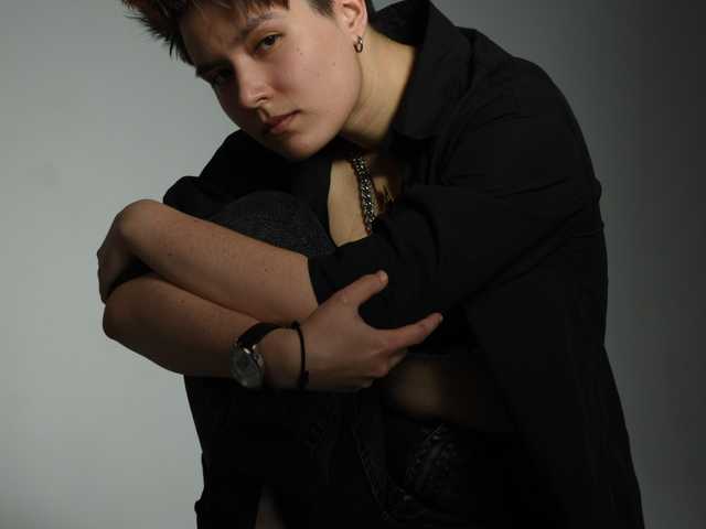 תמונה של הפרופיל CharlieeAdams