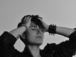 צ'אט וידאו ארוטי CharlieeAdams