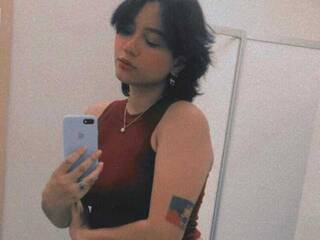 צ'אט וידאו ארוטי CharliePrin