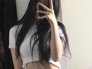 צ'אט וידאו ארוטי CharlotteSuit